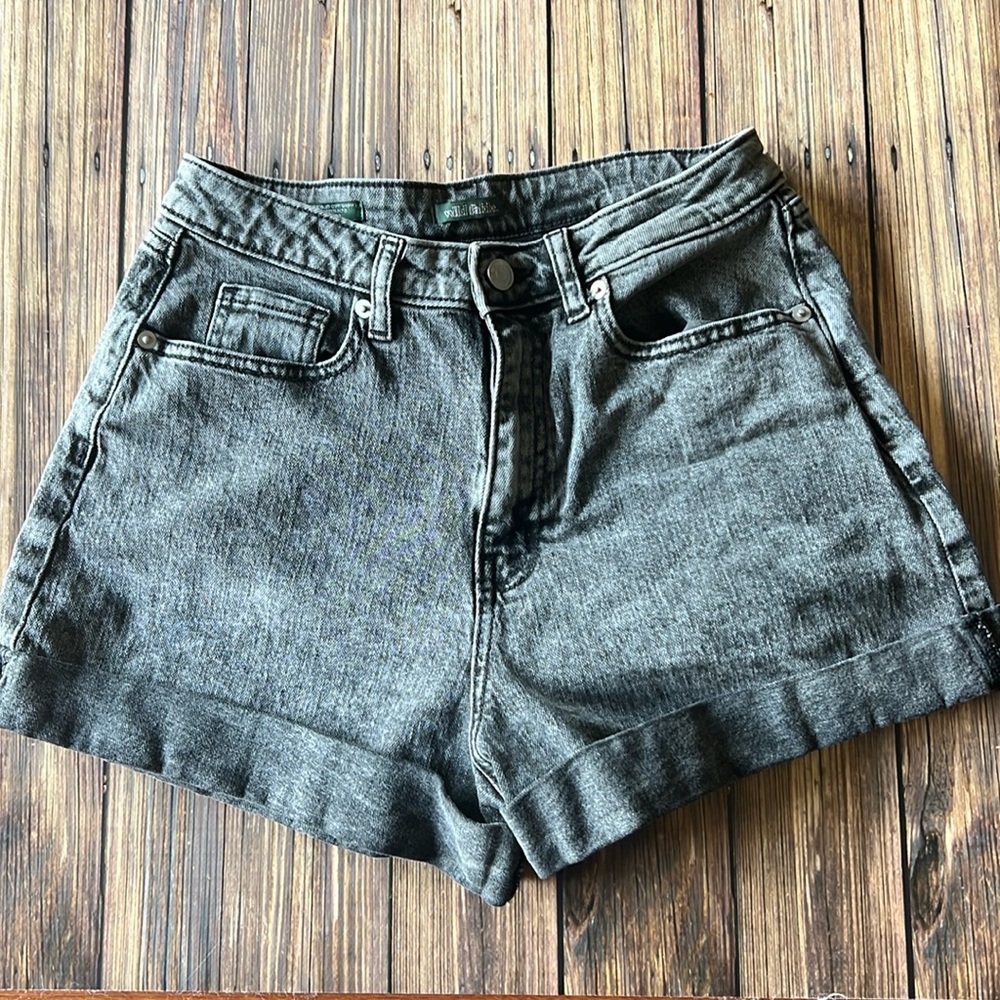 Wild Fable Super High-Rise Rolled Cuff Gray Shorts 4